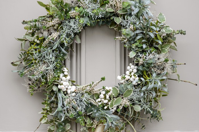 Cool-themed Christmas wreath